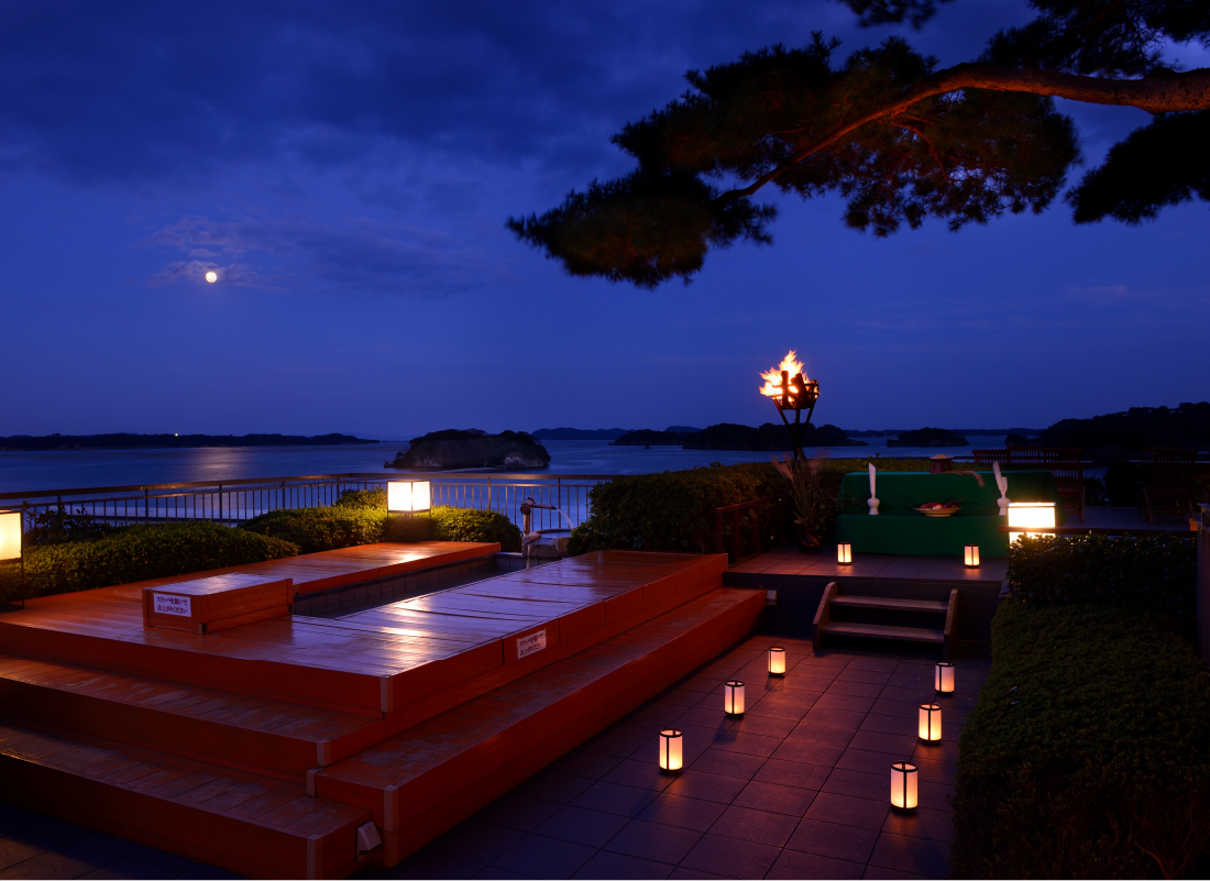 お月見台・足湯